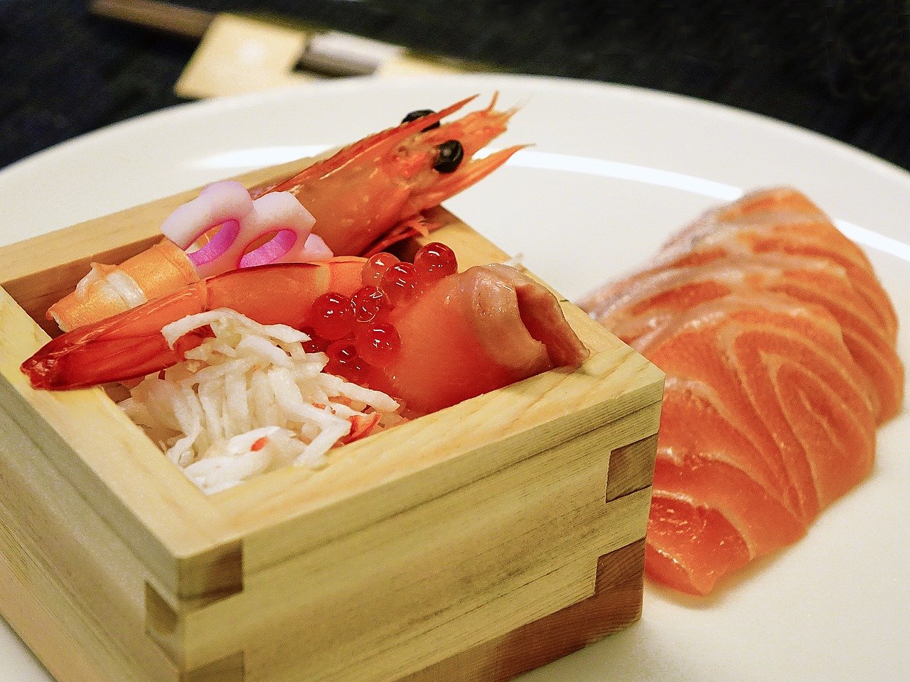 sashimi, salmon fish, ikura-1787626.jpg